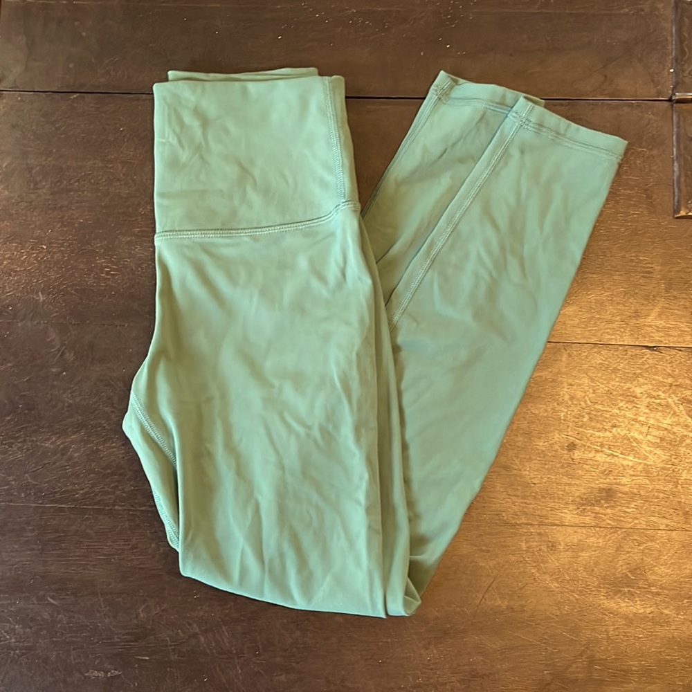 Beautiful moss green free free spirit leggings size XS